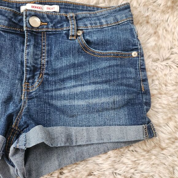 Bongo Medium Wash Denim Cut-off Cuffed Hem Shorts Juniors Size 7 - Picture 2 of 10